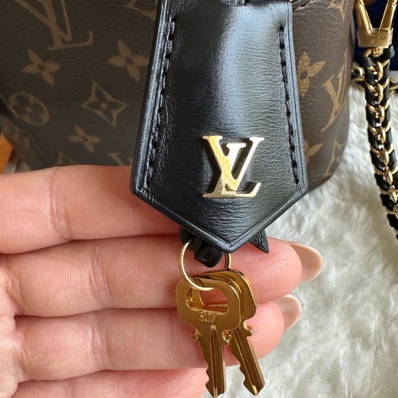 Louis Vuitton Vanity PM bag - Picture 11 of 14